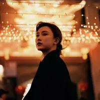 隋晓龙老师在祥升行图片社为您讲解 — 适马50F1.2超大光圈镜头拍弱光，夜景下的光斑，告诉你什么是口径蚀。#相机博物馆 #人像照相馆 #照片打印#适马