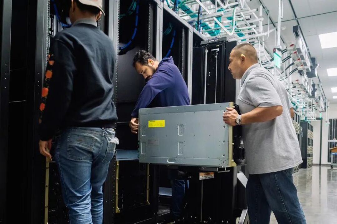 NVIDIA CEO 黄仁勋发表最新署名文章：AI 的“五层蛋糕”