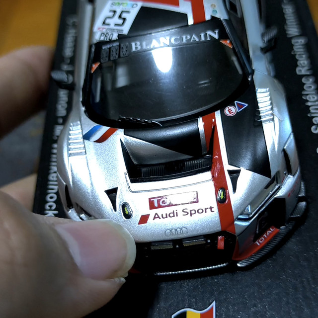 来自spark出品1/43比例2017年奥迪R8 LMS GT3斯帕24小时耐力赛冠军车复刻