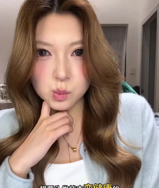 文案：头发是情绪开出的花#护发精油