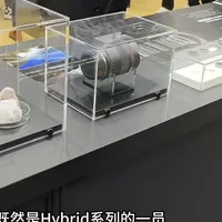 佳能 “复古” 新机到底是怎么回事儿？三大惊喜有看头…！ 【佳能 “复古” 新机到底是怎么回事儿？三大惊喜有看头…！】惊喜，什么是惊喜？要回答这个问题，很简单，CP+ 2026展会上的佳能就是最好的诠释。在刚结束的CP+ 2026展会期间并没有太多的新品，无惊无喜！但到了现场才发现，佳能给带来了 三大 惊喜……新机、 新镜以及……#佳能 #摄影 #数码 #复古相机 #卡片机