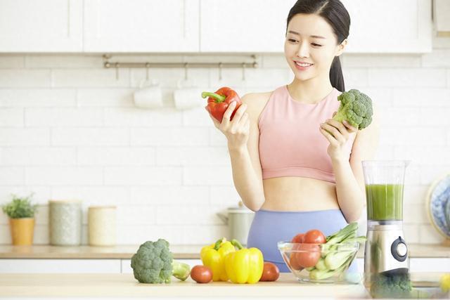 女性想皮肤无瑕疵？8种提亮肌肤的食物清单，坚持吃有惊喜！
