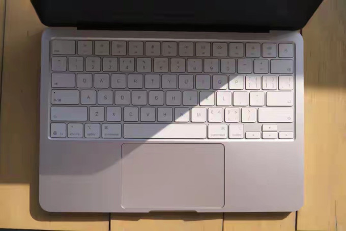 苹果笔记本电脑