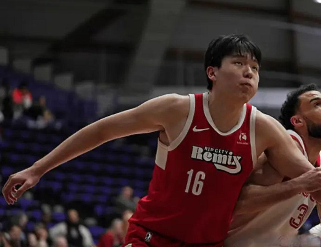 杨瀚森G联赛直播:狂砍31分创生涯新高,16投14中征服全场
