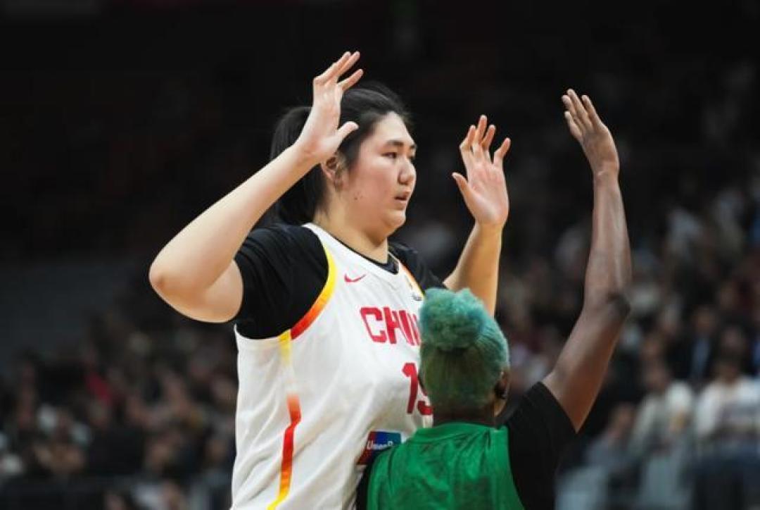 惜败欧洲冠军！双塔低迷仅13分，18岁新星张子宇成唯一亮点