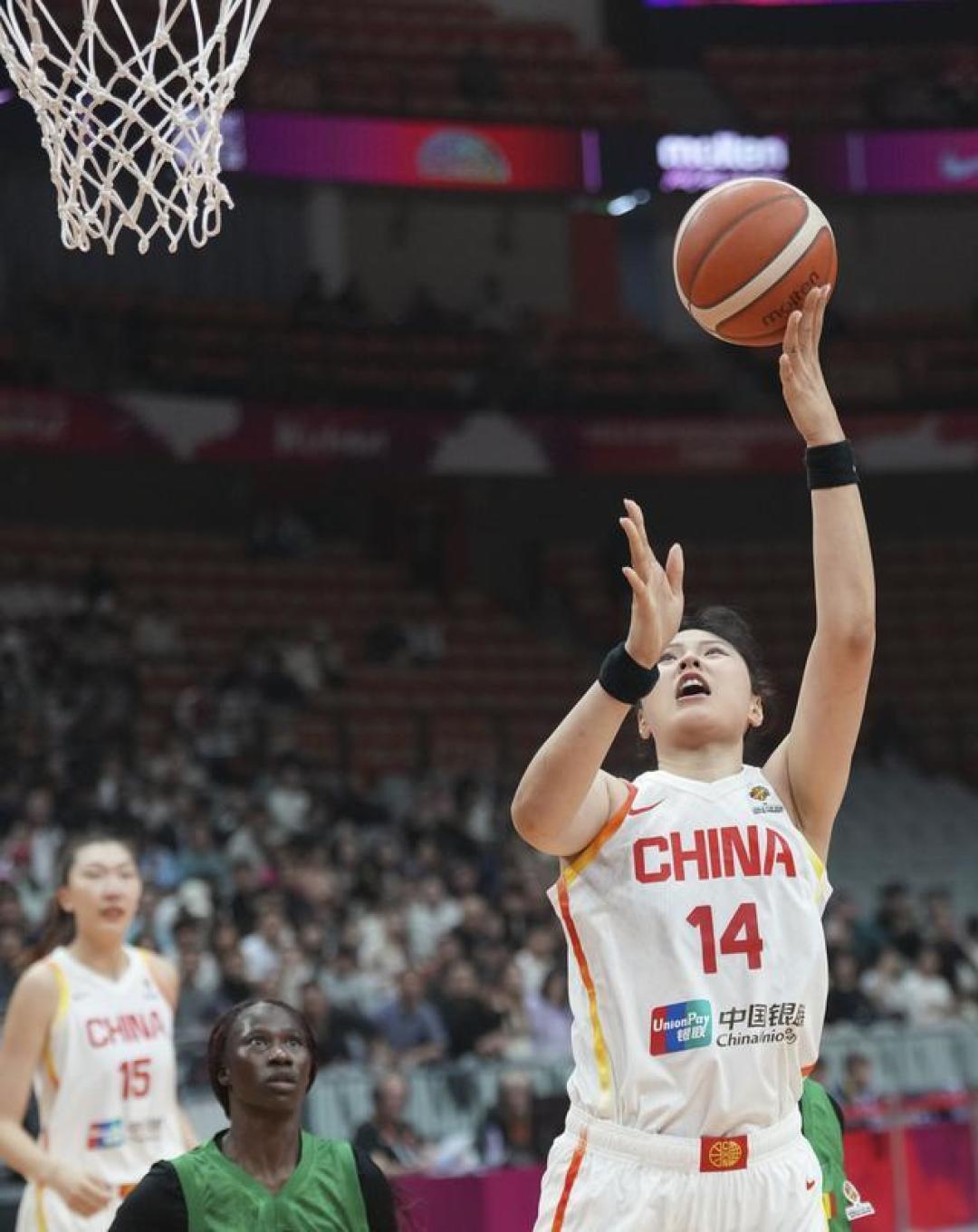 内线三塔合砍47分！李月汝21+11王者归来，张子宇首秀惊艳