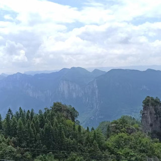 不如赏花去！春日恩施大峡谷，藏着鄂西最美春光