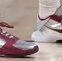 【NBA每日上脚】时隔16年回归！本月发售这双科比必冲