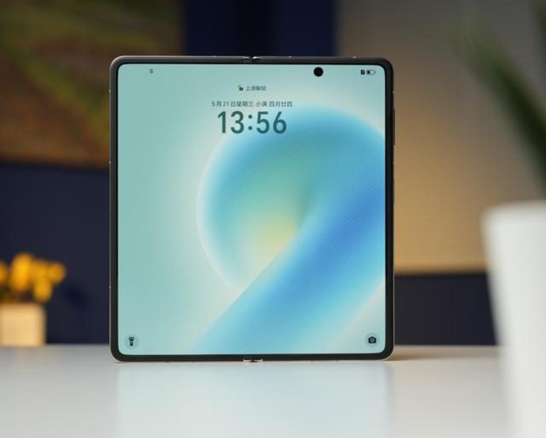无痕屏VS长续航：OPPO Find N6与荣耀Magic V6，你站哪一派？