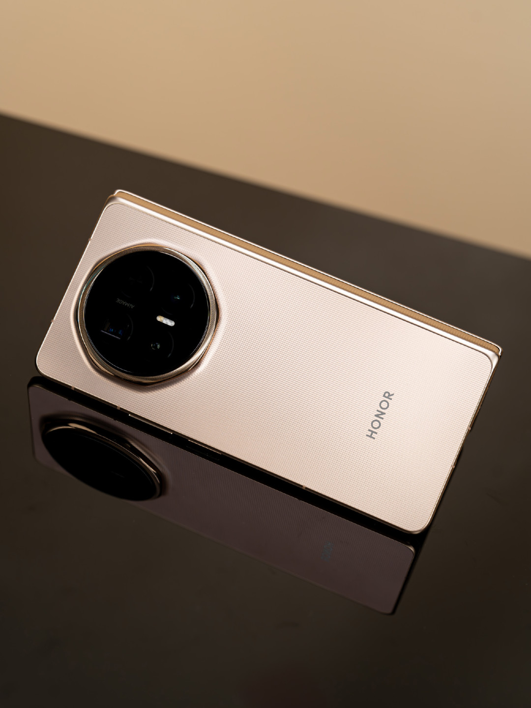 无痕屏VS长续航：OPPO Find N6与荣耀Magic V6，你站哪一派？