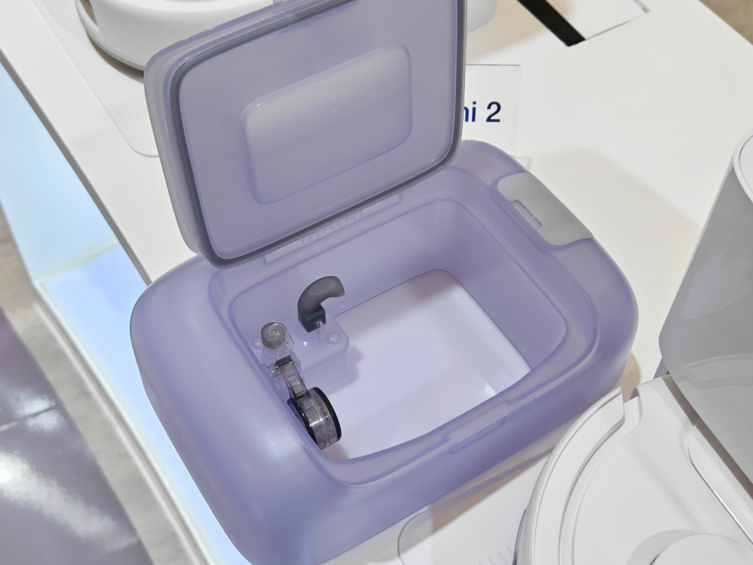 AWE2026:小户型必备!智能语控、AI避障防缠全面升级,科沃斯mini2扫地机器人亮相