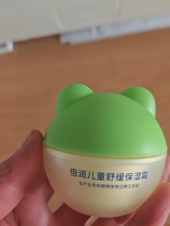 春季养娃必备！青蛙王子倍润保湿霜让我和娃的皮肤一起“喝饱水”