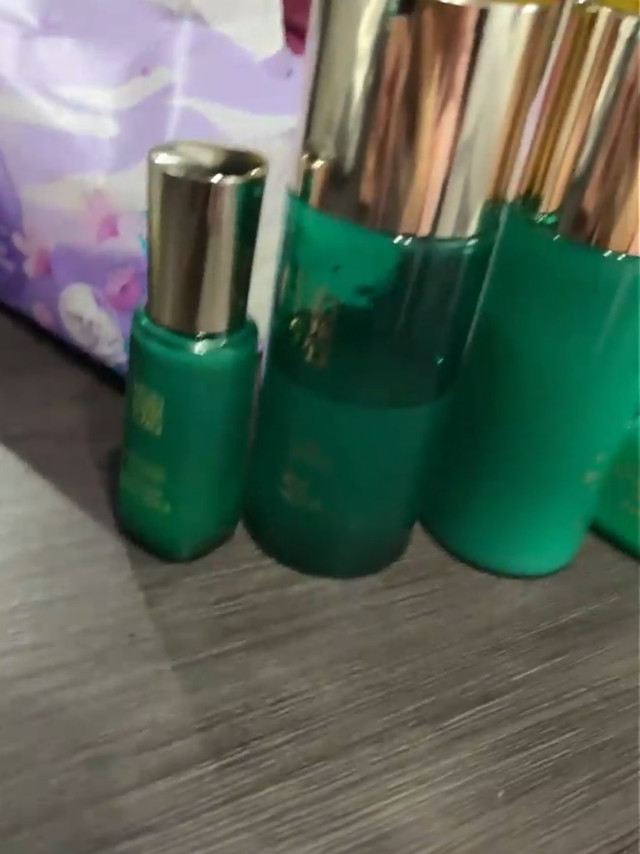 百雀羚帧颜水乳：温和抗皱保湿