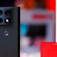 联想moto razr fold大折叠新机国内首秀，亮相F1中国大奖赛现场