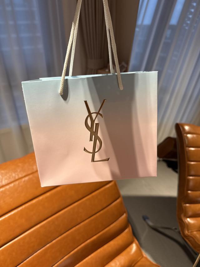 多拿捏千元仪式感！YSL套盒送礼太有面💄