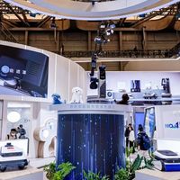 科沃斯全场景服务机器人首秀，领跑具身智能商业化元年