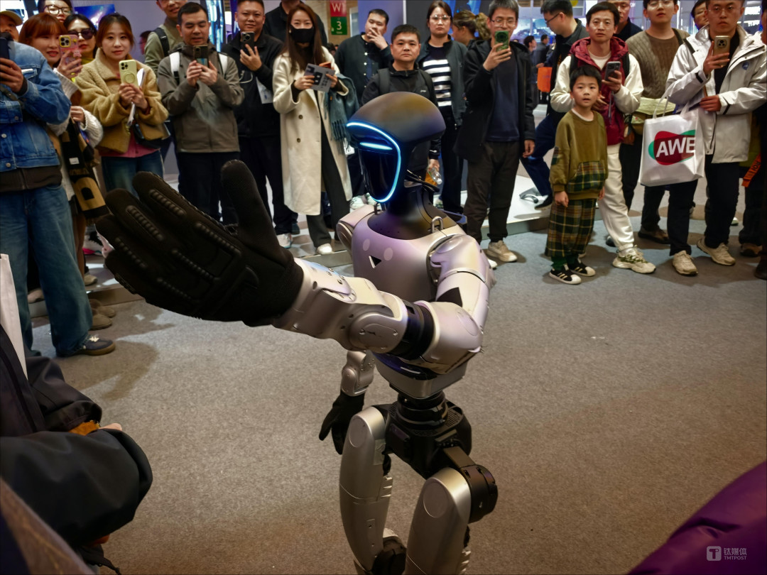 万物皆可 “养龙虾”，20万人现场围观AI家电大混战｜AWE 2026