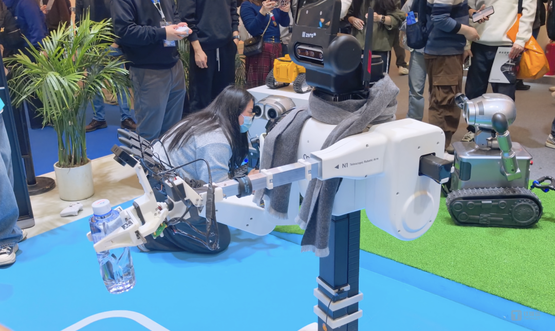 万物皆可 “养龙虾”，20万人现场围观AI家电大混战｜AWE 2026