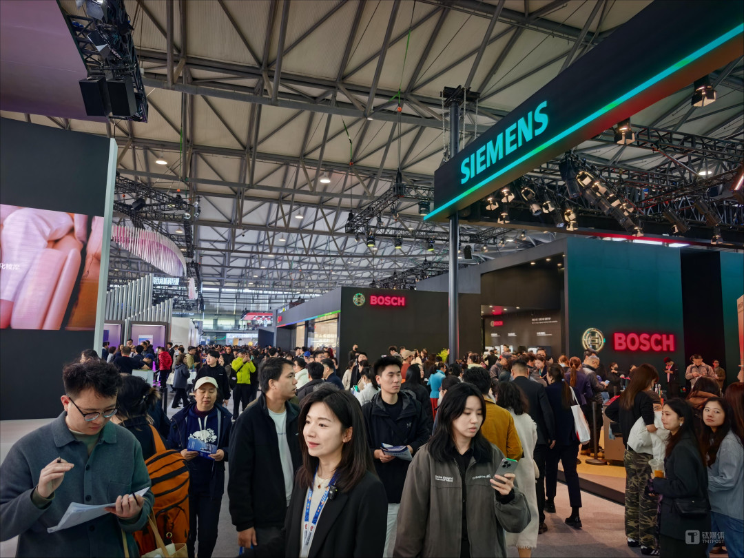万物皆可 “养龙虾”，20万人现场围观AI家电大混战｜AWE 2026