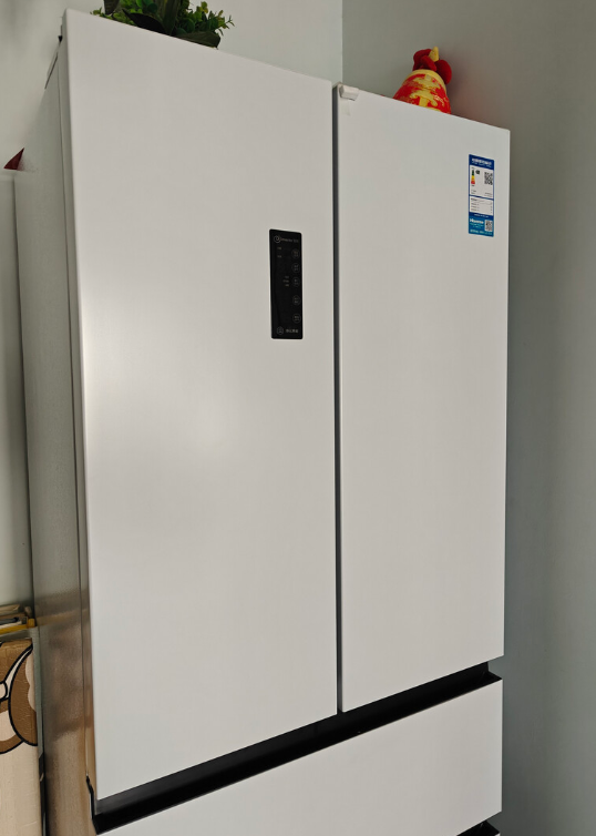 海信525法式多门冰箱：AWE展台上的储鲜美学新标杆