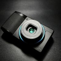 索尼直出色彩值得依赖吗？人像肤色还原与创意外观自由度深度对比