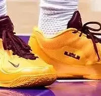 【NBA每日上脚】詹皇市售款卖不动？那就冲击非市售配色第一人！