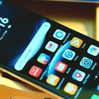 华为手机半价清仓，从3499元跌至1869元，鸿蒙OS+100W+5500mAh