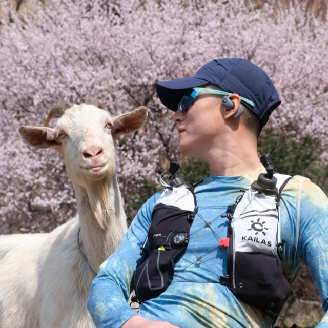 赶在桃花“炸开”前，我去了趟三凤山，这份初春山野攻略值了