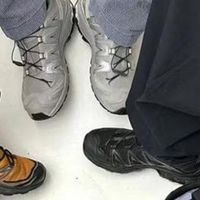 服饰穿搭 篇零：曾经很火的AJ、Yeezy，为何会跌下神坛？看完4个原因，就不奇怪了