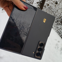 折叠屏手机频繁黑屏：是技术缺陷还是用户误用？1000+用户观点大PK