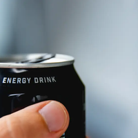 熬夜党别再迷信“提神猛药”：低糖低因才是安全清醒的关键