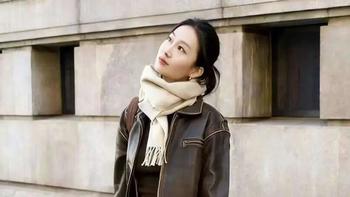 女人上了年纪，别穿高跟鞋了，这3款鞋洋气百搭，不累脚非常舒适