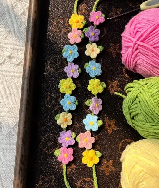 适合新手｜花朵发带视频教程✨#手工编织零基础教学 #手工diy毛线编织 #钩织 #小花发带#春天