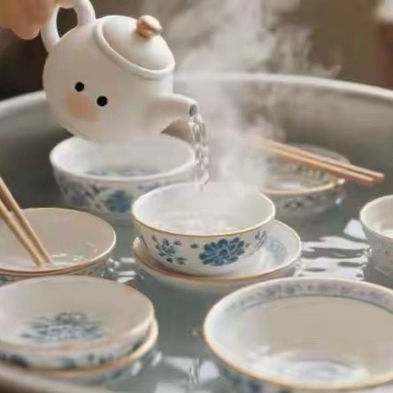 100℃烫碗65%细菌没了！餐前“仪式感”被数据打脸