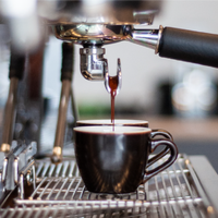 德龙EM450真实体验：金属机身与15Bar泵压下，新手难驾驭的半自动咖啡机