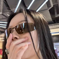 404的店新墨镜一戴秒回90s