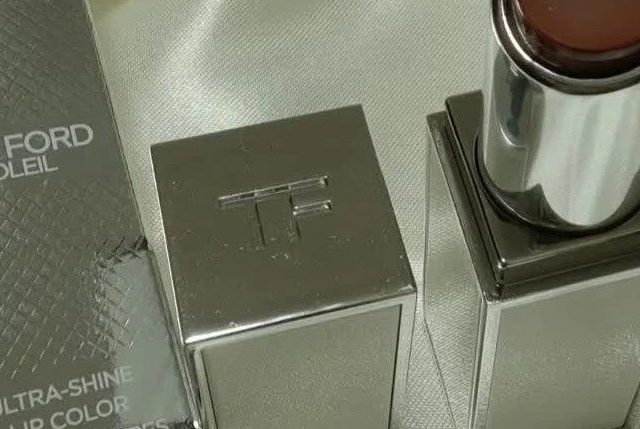 送礼不踩雷：这支TF细白管，为何是送给“她”的满分选择？