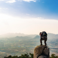 徒步登山装备是“保命刚需”还是“性能过剩”？1200+用户观点大碰撞