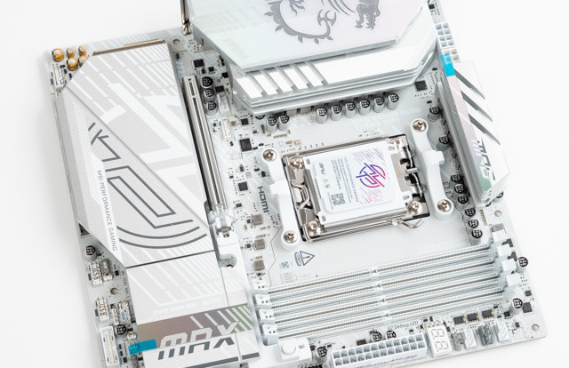 微星 MPG B850M EDGE TI MAX WIFI 刀锋钛 开箱及使用分享