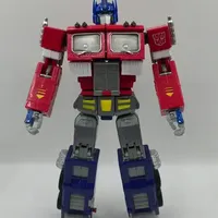 奥丽版的MP01擎天柱素质表现如何，作为大师级的开山鼻祖，这款擎天柱的变形模式和联动设计放在今天依然不过时，我们一起来看看二十多年前的玩具现在是否还依然能打#变形金刚 #模玩 #变形玩具 #擎天柱