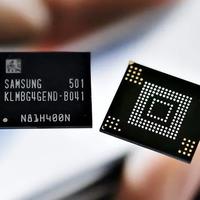 存储涨价的回旋镖，精准扎向三星手机，高管被迫降级经济舱