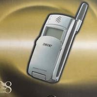 难以置信，25年前的手机竟然有截屏功能，不愧是索尼大法啊，2001年上市的手机就有截屏功能了！但是这个功能有什么意义呢？既没有彩屏又没有摄像头也没有彩信功能！