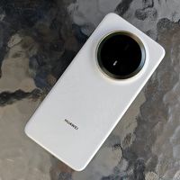 华为Mate70 Pro：性能领先还是体验翻车？2000+用户观点大PK