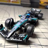 【开箱】风火轮金标F1系列-梅奔车队：乔治·拉塞尔