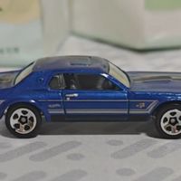第二十八集、 风火轮那些年出过比较疯狂的小车,1968年的经典大马力美式肌肉车 1968 Mercury Cougar (水星美洲狮)