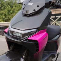 电摩痛点一次说清！雅迪冠能白鲨II实测，通勤党最看重的它都有？