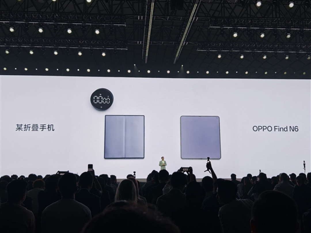 OPPO贴脸开大!友商全新折叠屏折叠一小时就出现明显折痕