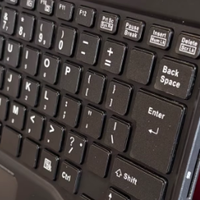 比MacBook Air还轻？富士通U9310X，是商务神器还是高价低配？