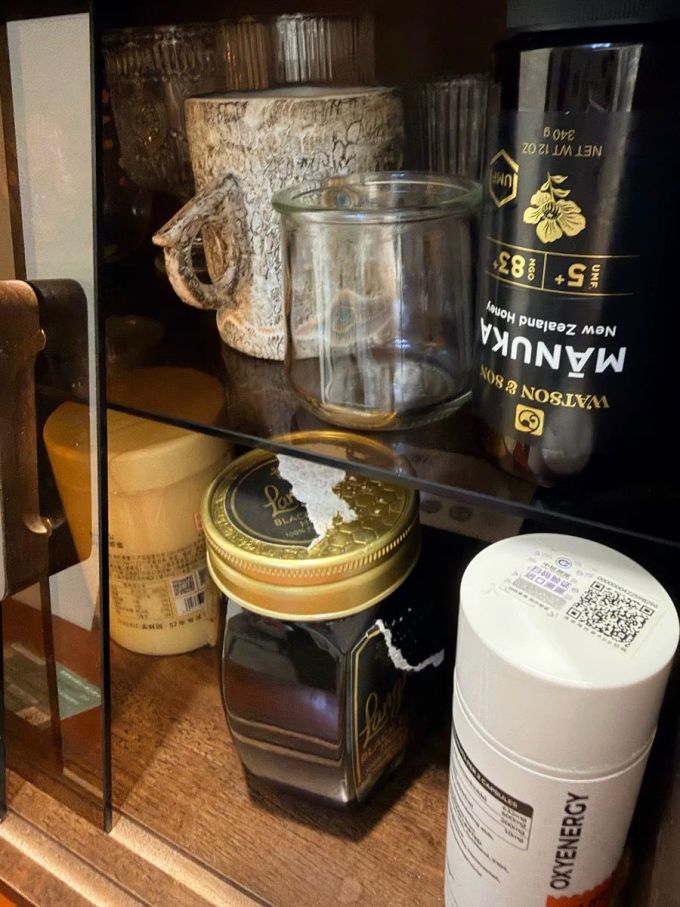 锦需客厅置物架