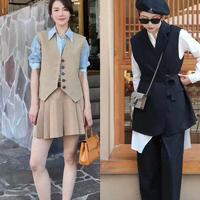 衬衫外搭一件马甲，普通女孩秒变时髦精，太绝了